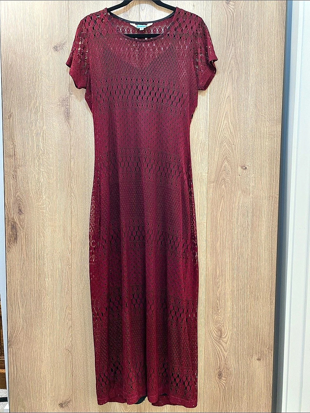 Hourglass Maxi Crochet Dress Burgundy Size Medium Like New
